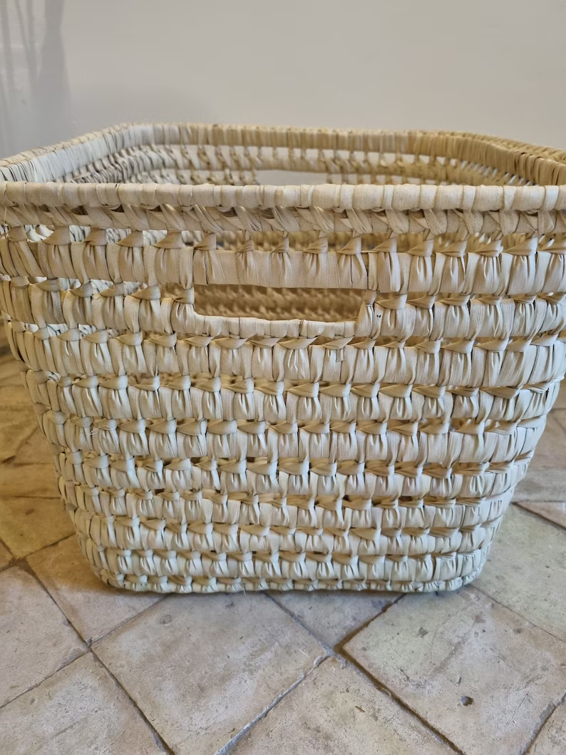 Wicker storage basket K075